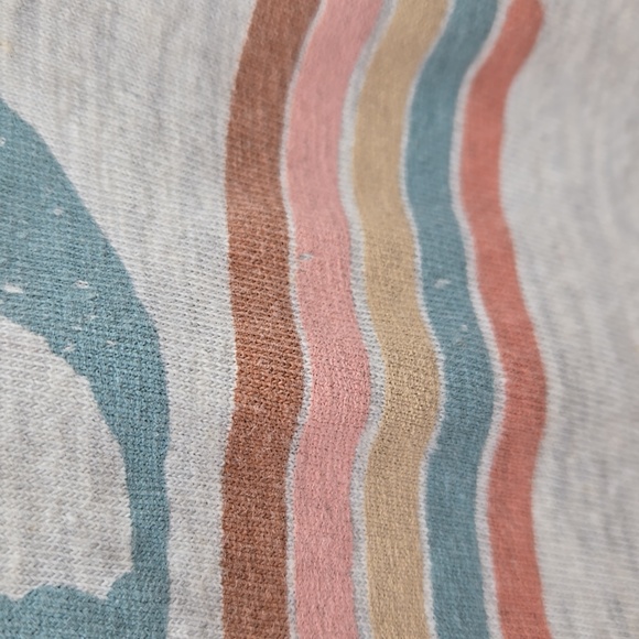 LOVE IN FAITH. I'm Just Out Here Trusting God. Ladies t-shirt. Size L. Like New! - Picture 11 of 12